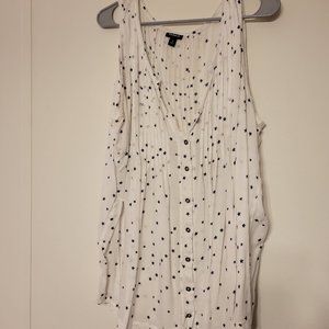 Torrid Size 3 White with Navy Stars Pintuck Sleeveless Blouse